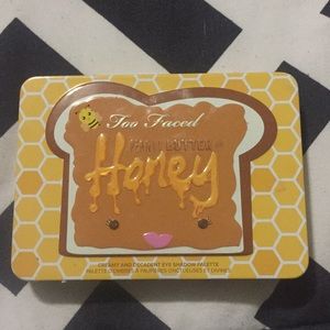 Too Faced Peanut Butter and Honey Eye Palette